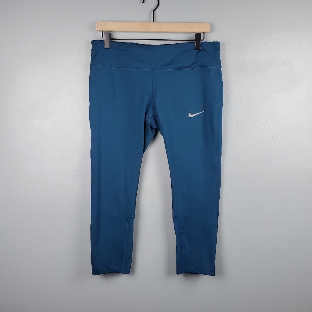Nike Dri-Fit cropped running leggings Size Large